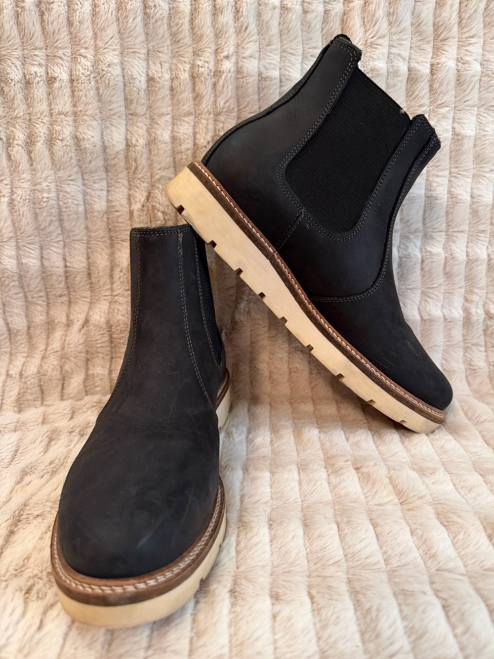 Alpine Design Orthalite Black Chukka Boots with Light Lug Sole